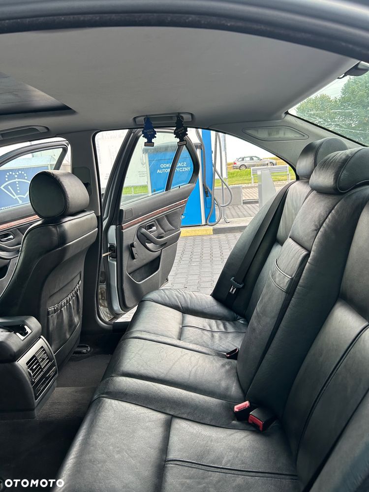 BMW Seria 5 523i - 24