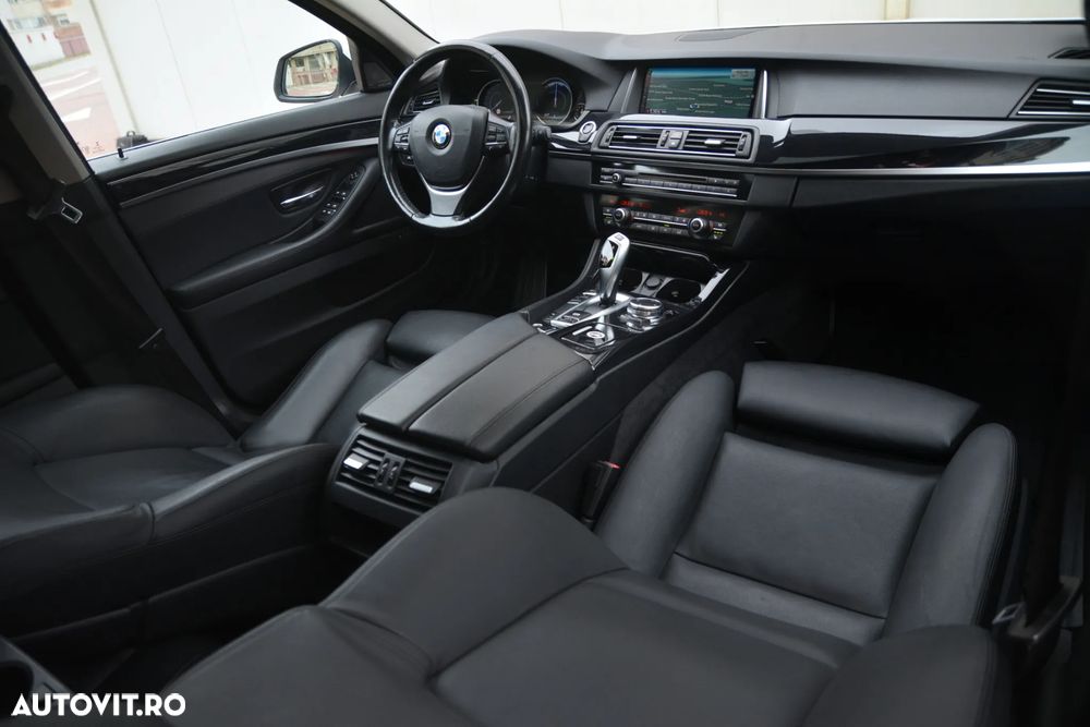 BMW Seria 5 525d Aut. - 9