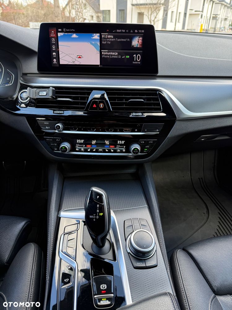 BMW Seria 5 520d xDrive Luxury Line sport - 13