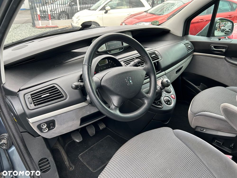 Peugeot 807 - 11