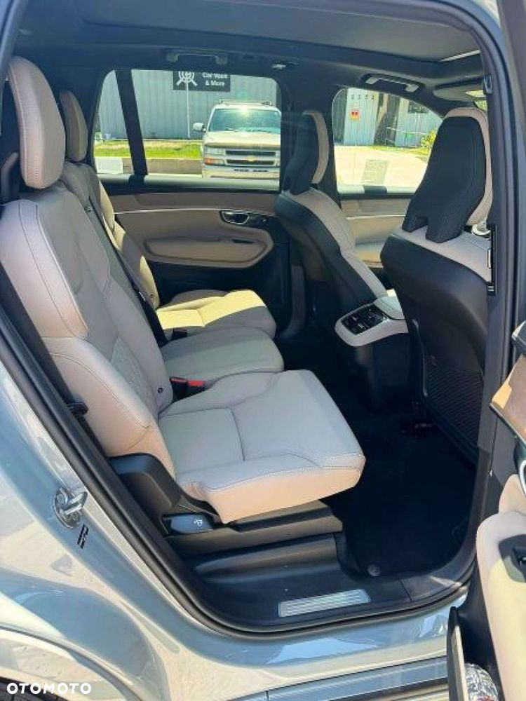 Volvo XC 90 - 9