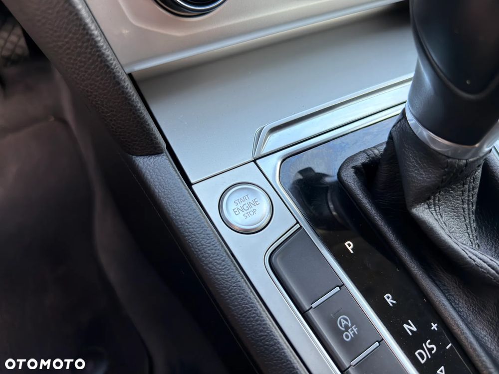 Volkswagen Passat - 27