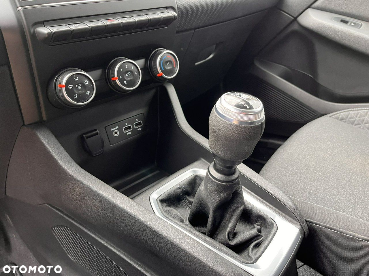 Renault Clio - 26