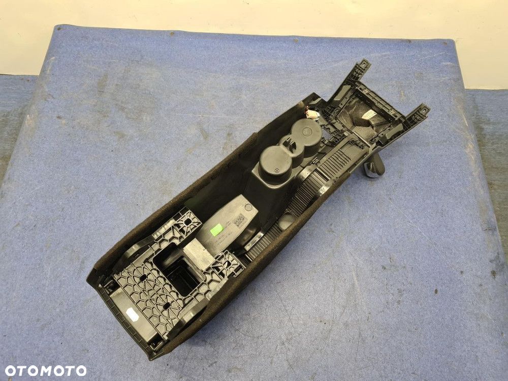 SKODA OCTAVIA II LIFT PODŁOKIETNIK - 10