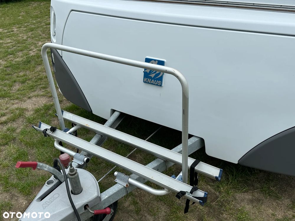KNAUS 500 SUDWIND z napędem, markizą i łóżkami piętrowymi- 6os. - 9