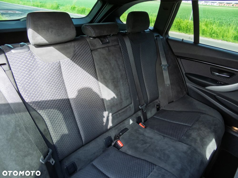 BMW Seria 3 318d M Sport Shadow - 17