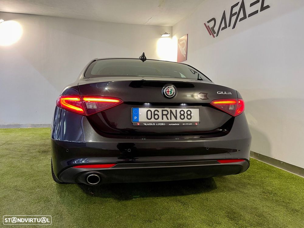 Alfa Romeo Giulia 2.2 D - 7