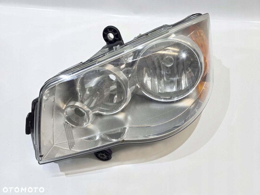 reflektor lampa przód lewy chrysler voyager town country usa 05113337ae - 4