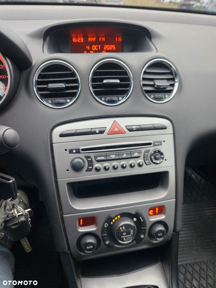 Peugeot 308 - 8
