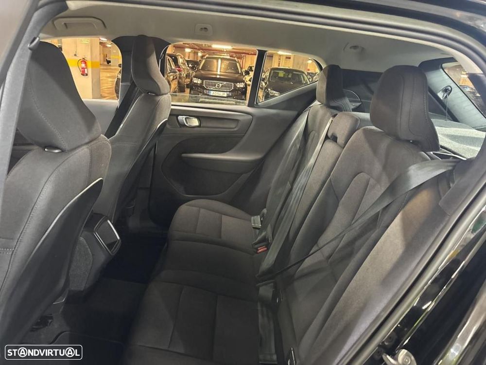 Volvo XC 40 1.5 T2 Momentum Core - 10