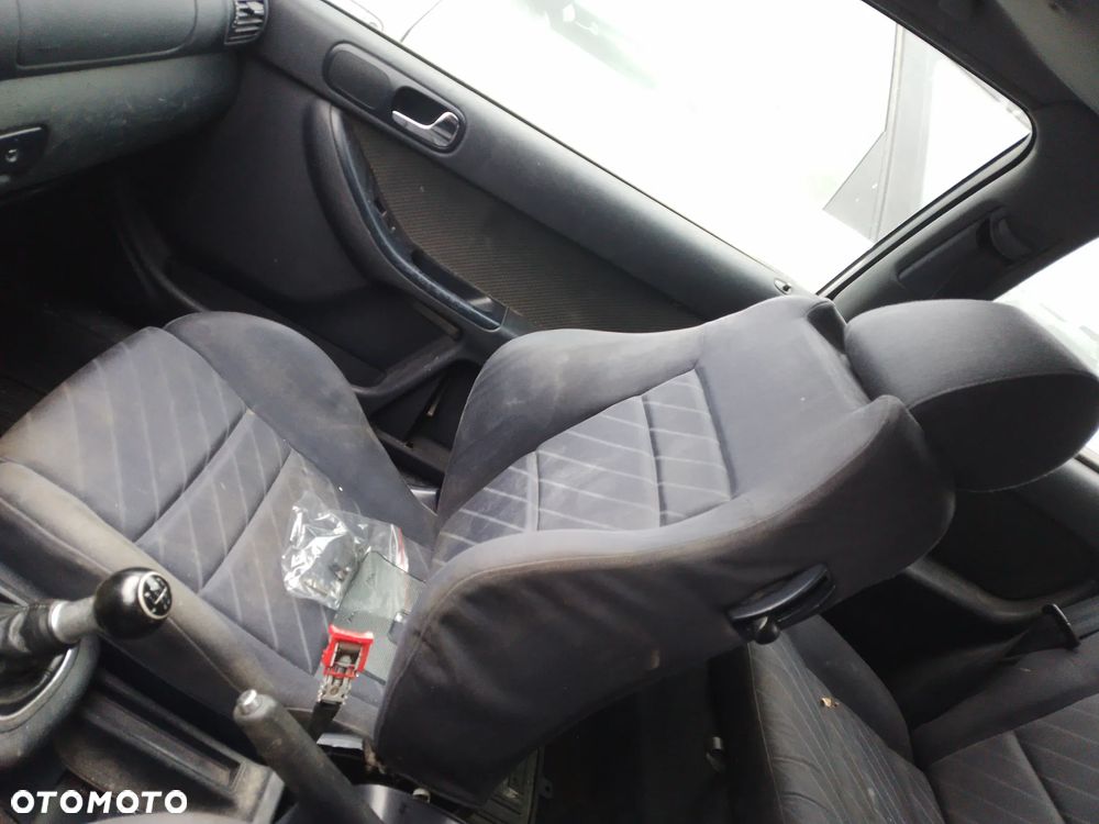 AUDI A3 8L LIFT 00-03 1.6 AVU -  PRZEŁĄCZNIK ZESPOLONY PAJĄK - 28