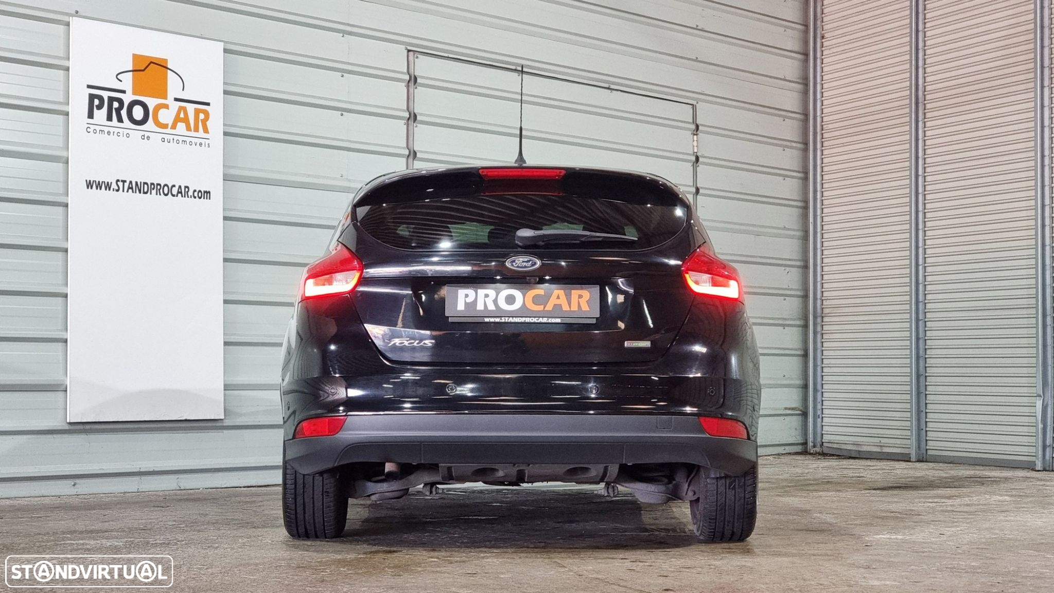 Ford Focus 1.0 SCTi Titanium - 37