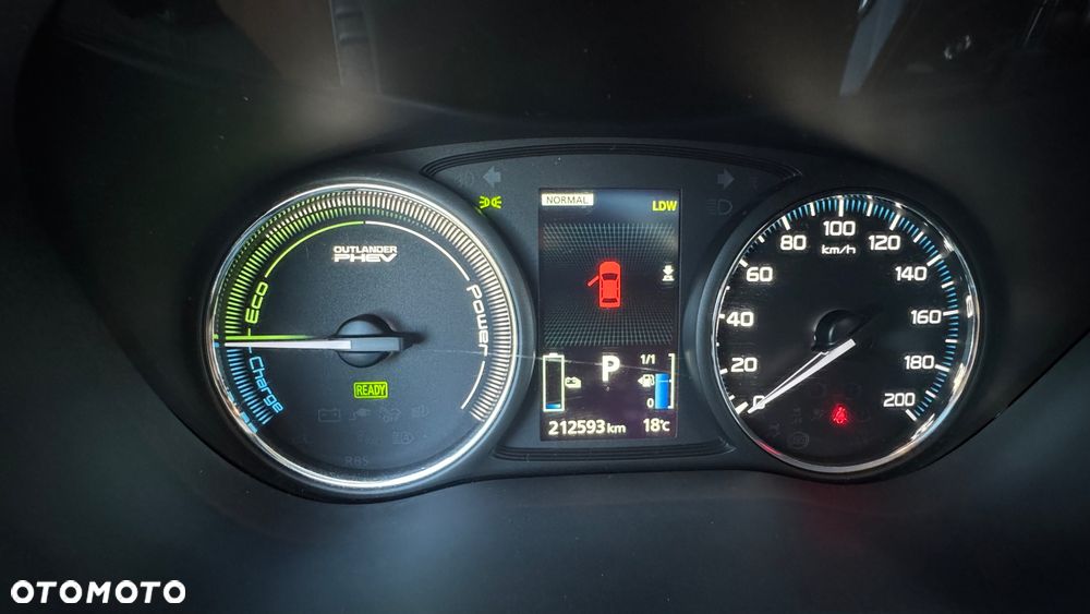 Mitsubishi Outlander 2.0 4WD Top - 22