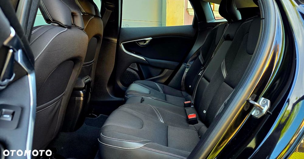 Volvo V40 D2 Momentum - 27