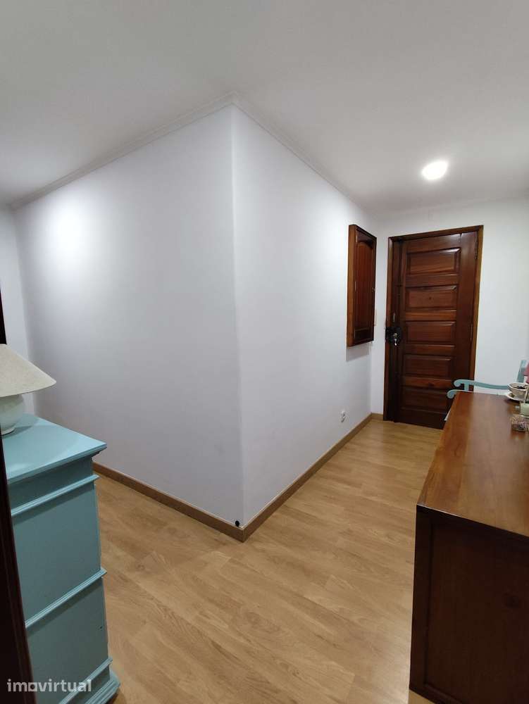 Apartamento T2 para arrendamento na rua principal de Queijas - Grande imagem: 5/11