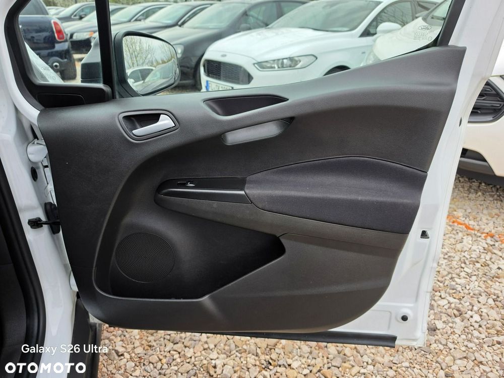 Ford Transit Courier - 34