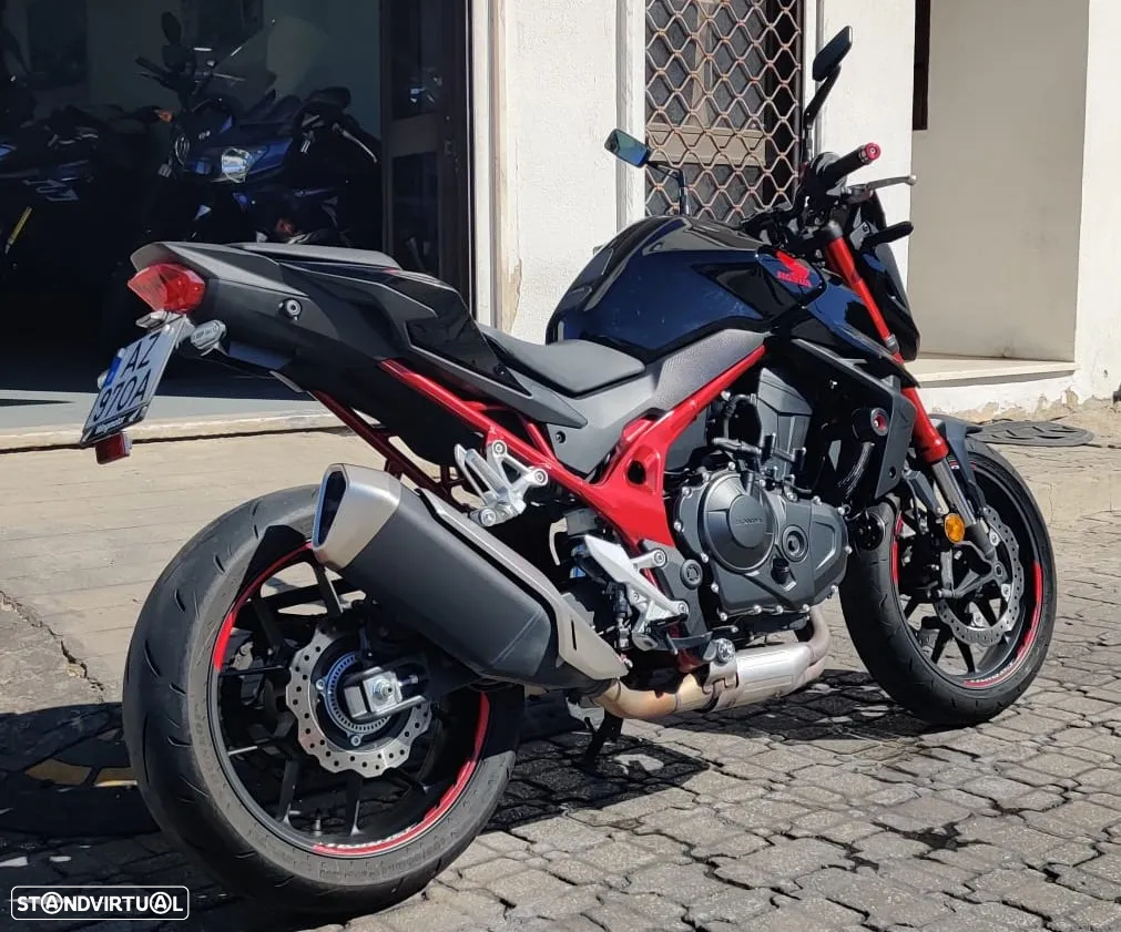 Honda Hornet 750 - 10