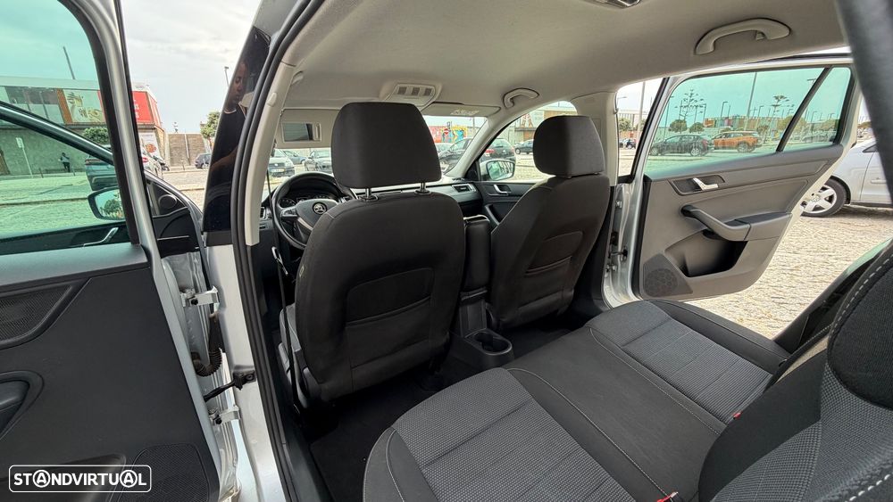 Skoda Rapid Spaceback 1.6 TDi Style - 16