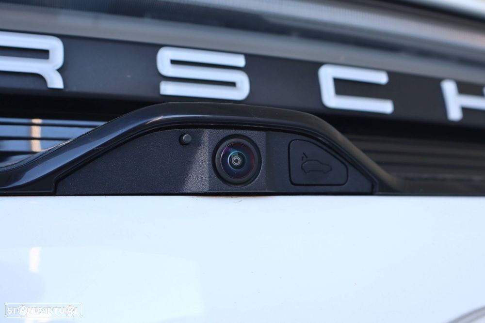 Porsche Macan Electric 4 - 15