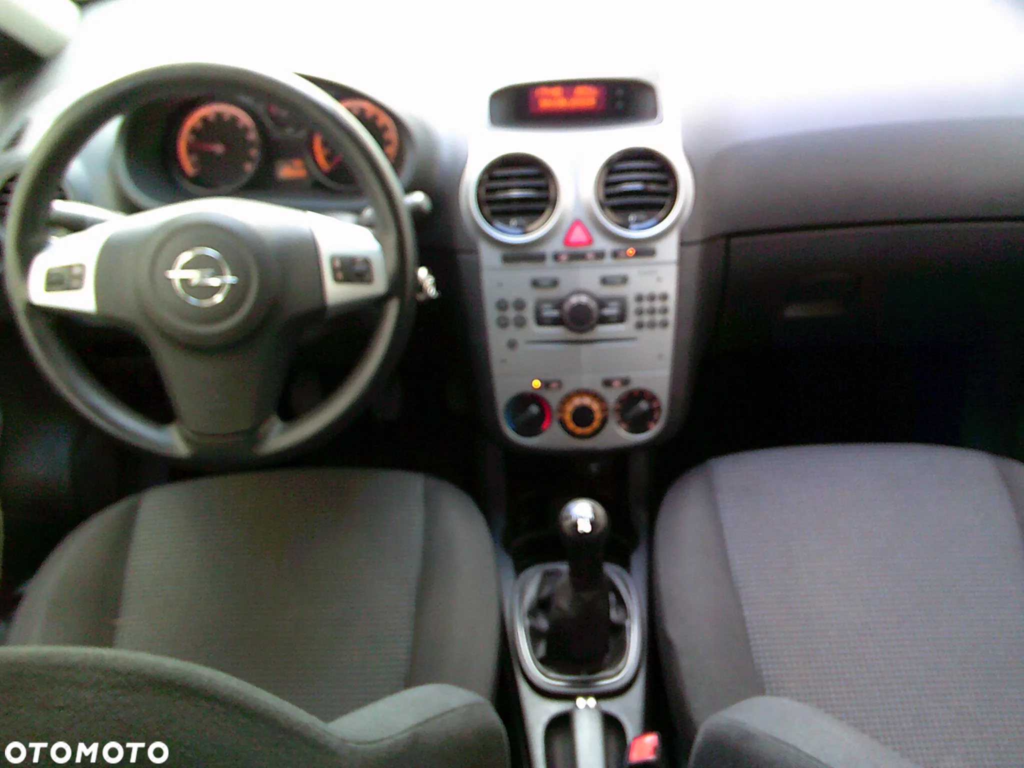 Opel Corsa 1.2 16V Edition / Active - 19