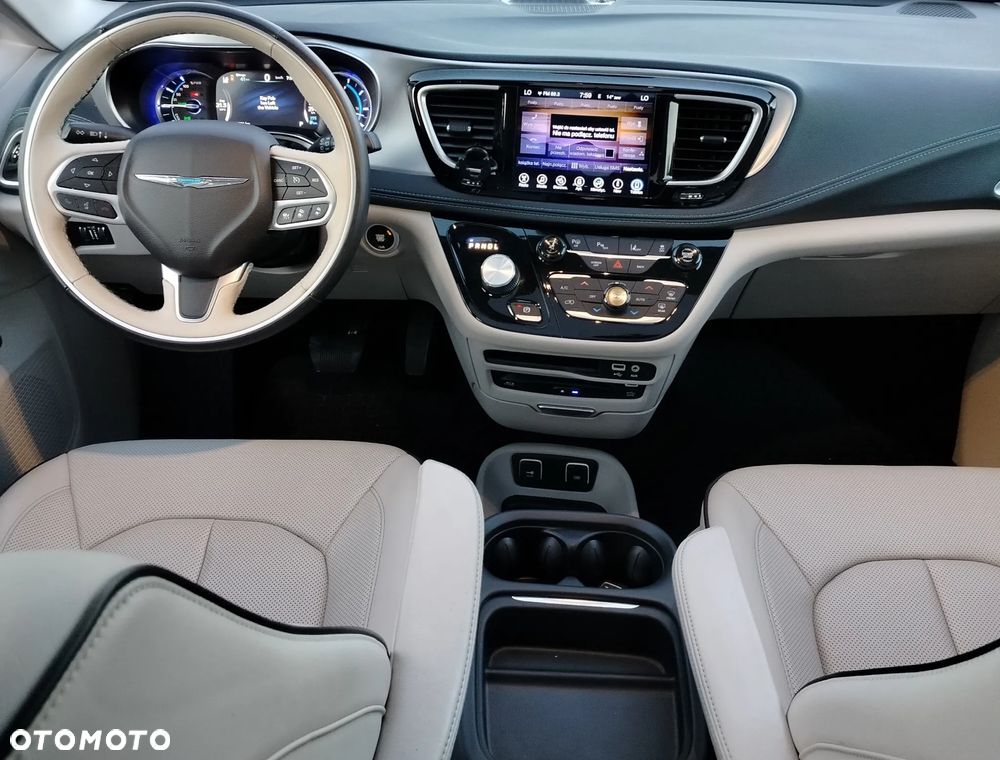 Chrysler Pacifica - 19