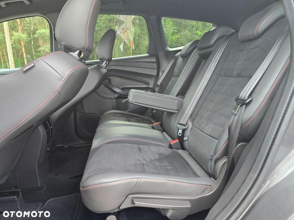 Ford Kuga 2.0 TDCi 2x4 ST-Line - 24