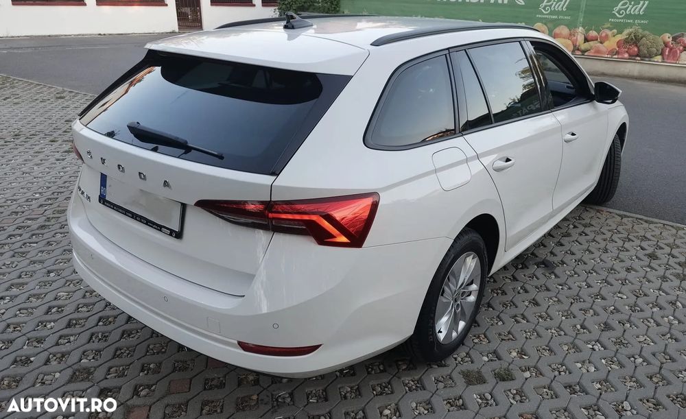 Skoda Octavia 2.0 TDI DSG Ambition - 6