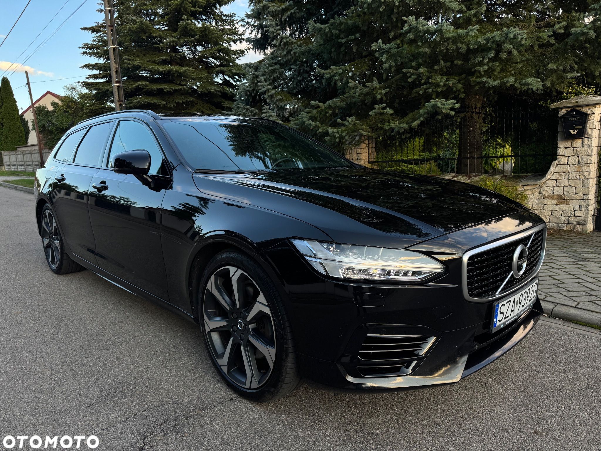 Volvo V90 T8 Twin Engine AWD R Design - 1