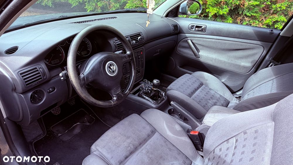 Volkswagen Passat 1.9 TDI Comfortline - 5