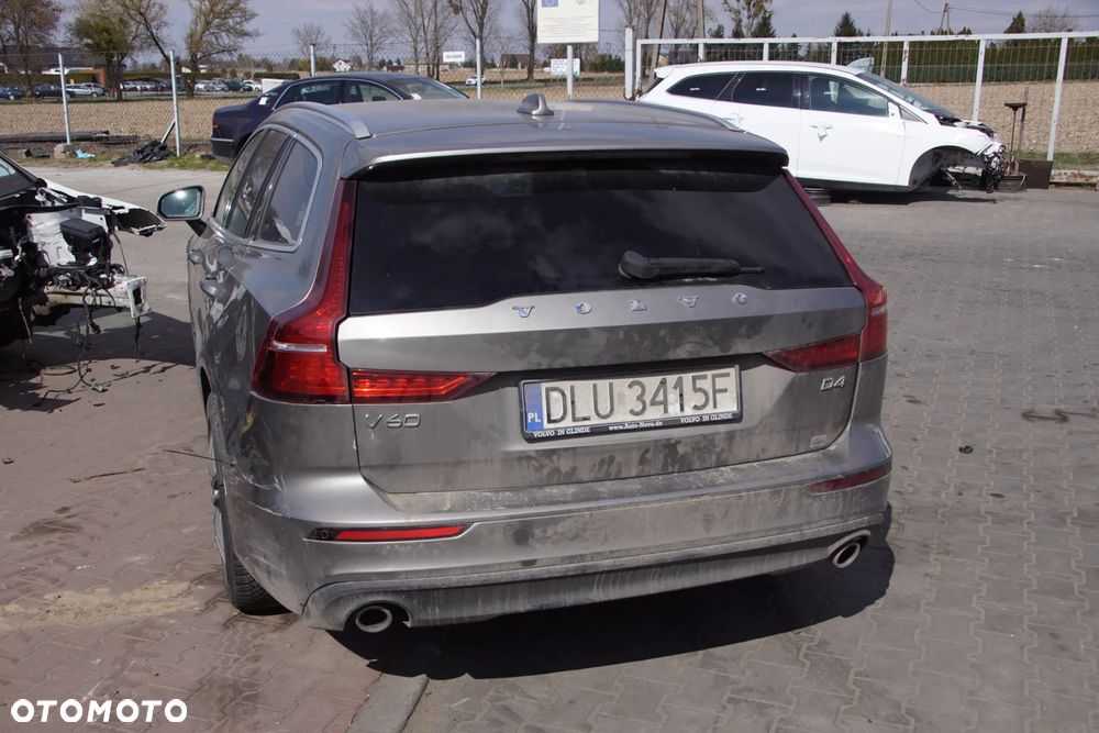 Auto na części - Volvo V60 II 2.0 D4 190 KM D4204T14 TG-81SC 727 2019R Silnik Skrzynia Drzwi Błotnik Klapa Zderzak Lampa Lusterko Klamka Szyba Deska Kokpit Sterownik Moduł Czujnik Licznik Wyświetlacz Panel Kierownica - 5