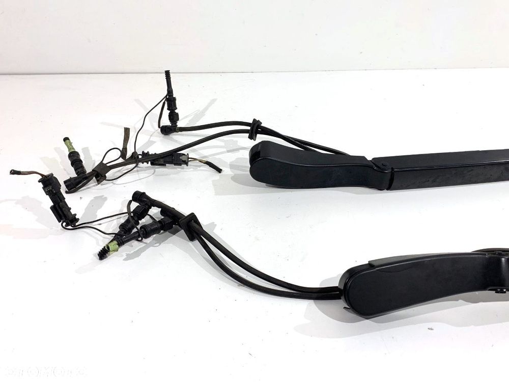 RAMIĘ WYCIERACZKI KOMPLET PRZÓD DYSZE SPRYSKIWACZY  AUDI A8 D5 (4N2, 4N8) 2017 - 2022 50 TDI Mild - 2