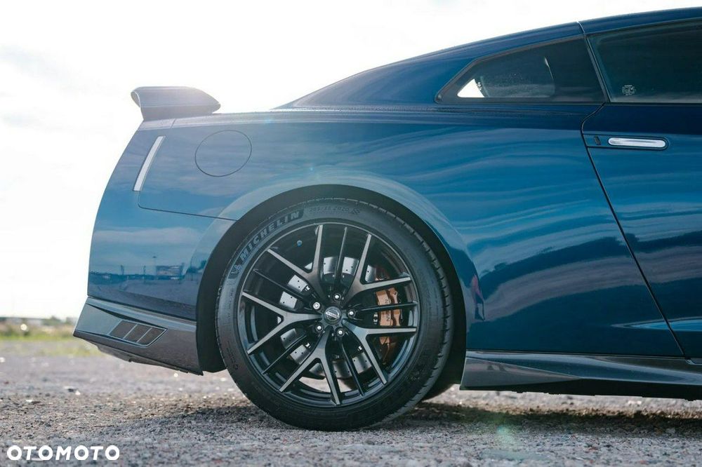 Nissan GT-R Prestige - 16