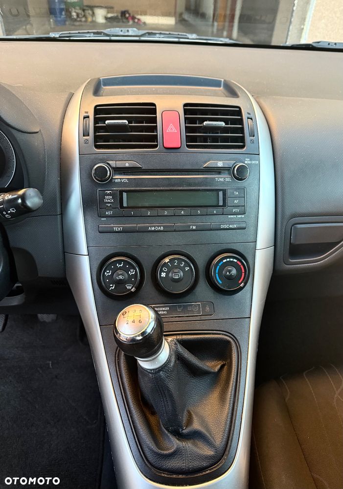 Toyota Auris 1.33 Dual-VVT-i - 6