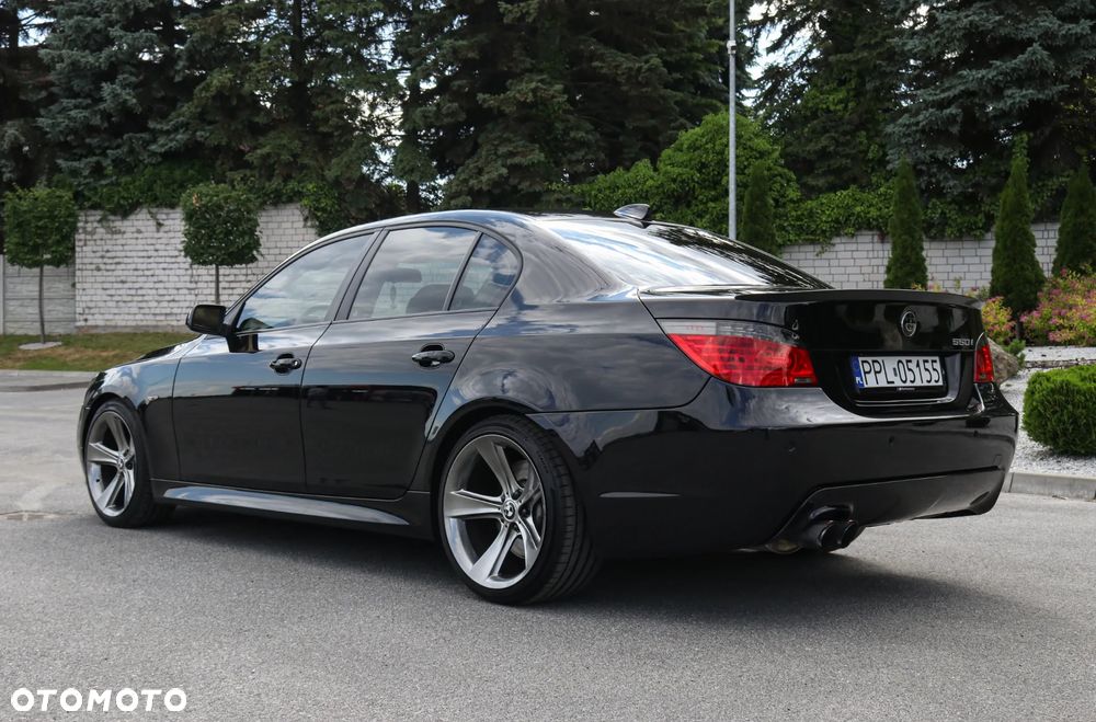 BMW Seria 5 550i - 2