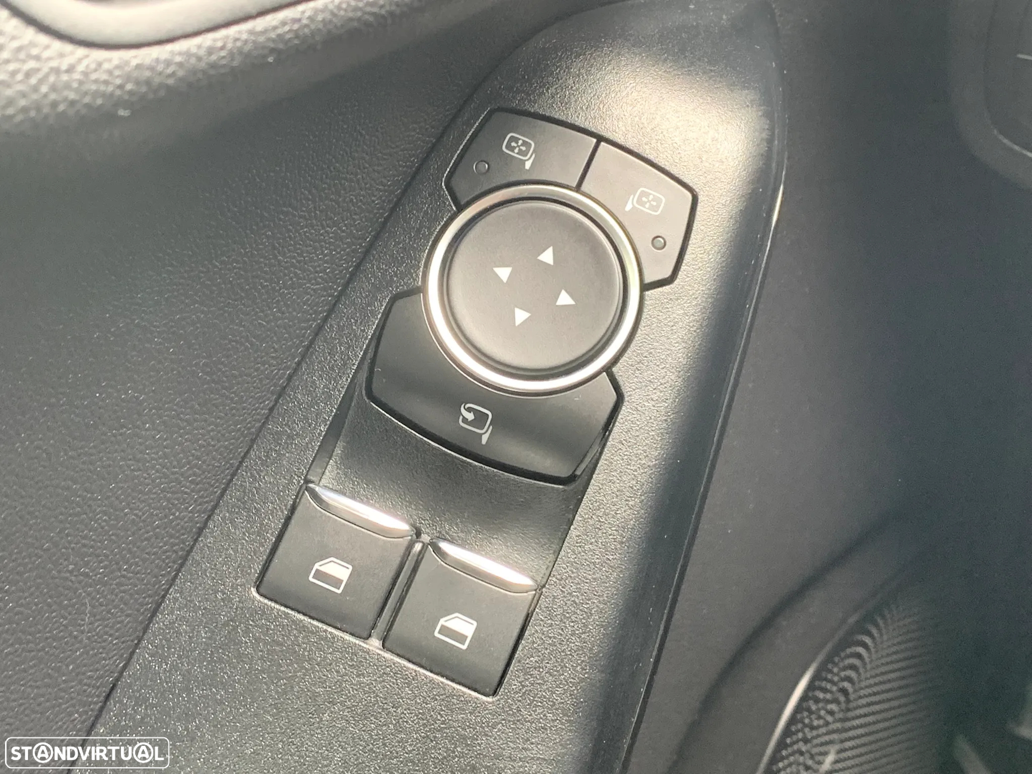 Ford Fiesta 1.0 EcoBoost Titanium - 17