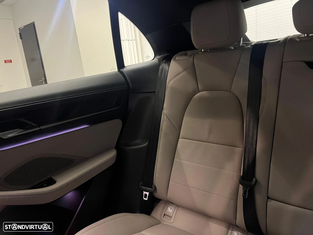 Porsche Macan Electric 4 - 37