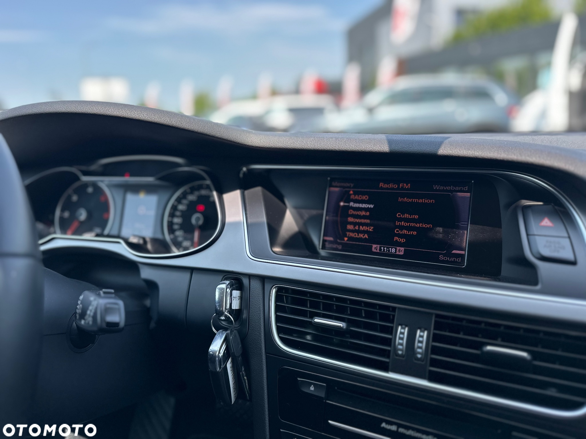 Audi A4 ver-avant-2-0-tdi-dpf-multitronic-attraction - 18