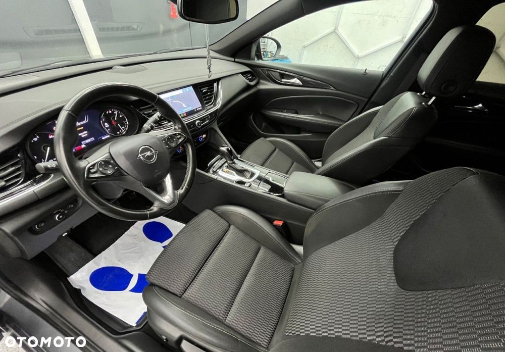 Opel Insignia - 22