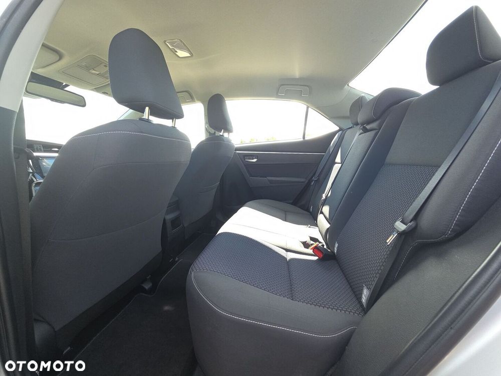 Toyota Corolla - 12