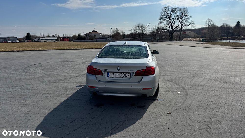 BMW Seria 5 535i xDrive Sport-Aut Luxury Line - 8