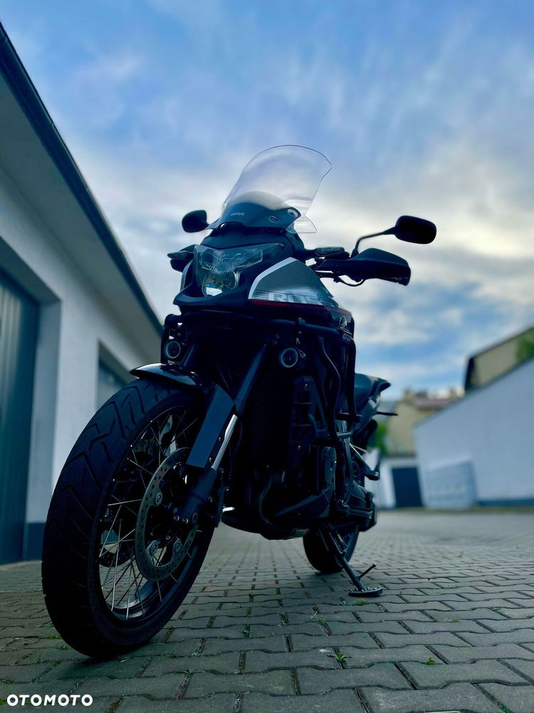 Honda VFR - 3