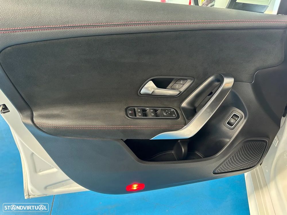 Mercedes-Benz CLA 180 - 12