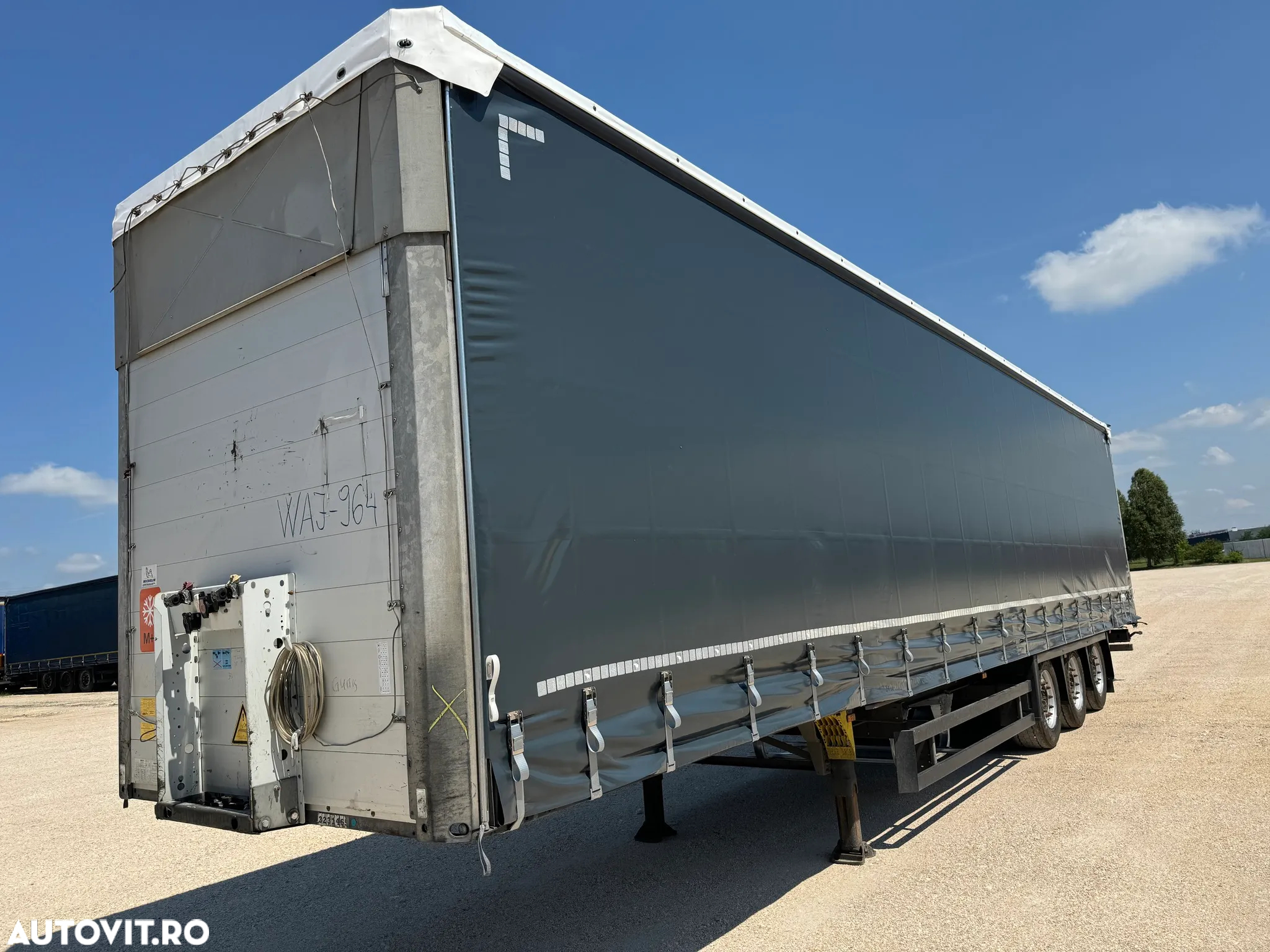 Schmitz Cargobull VARIOS, BDE (stalpi largibili spate), finantare, prelati noi, anvelope noi, discuri placute noi, suport dublu roata de rezerva nou - 2