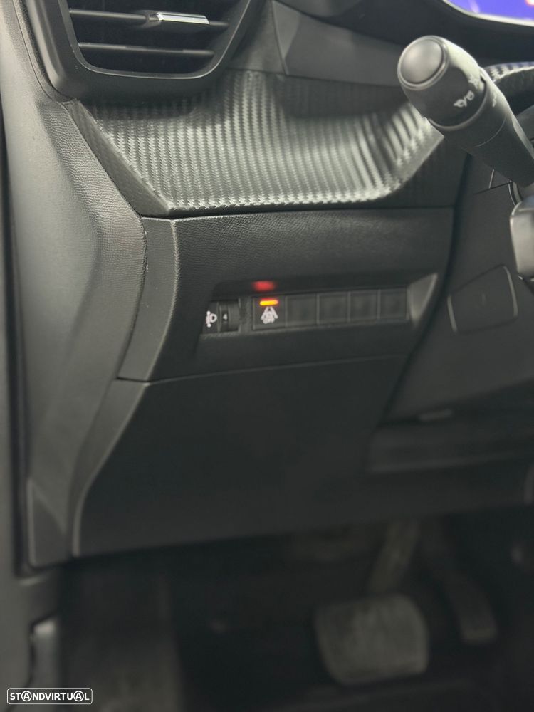 Peugeot e-2008 50 kWh Allure Pack - 16