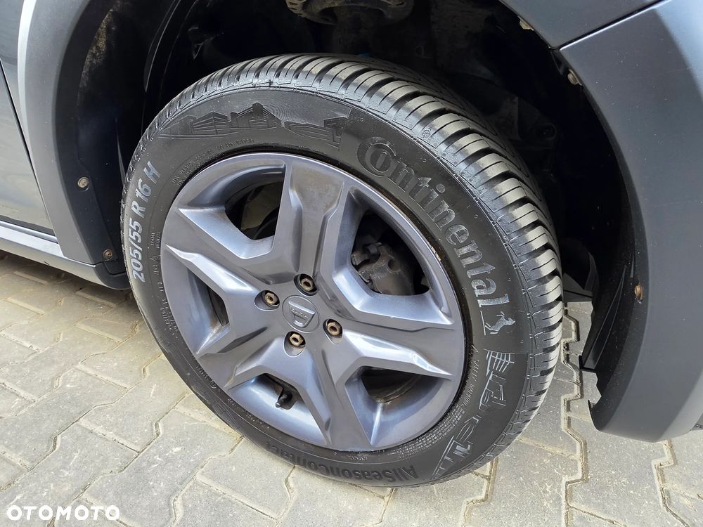 Dacia Logan TCe 90 S&S Stepway Celebration - 32