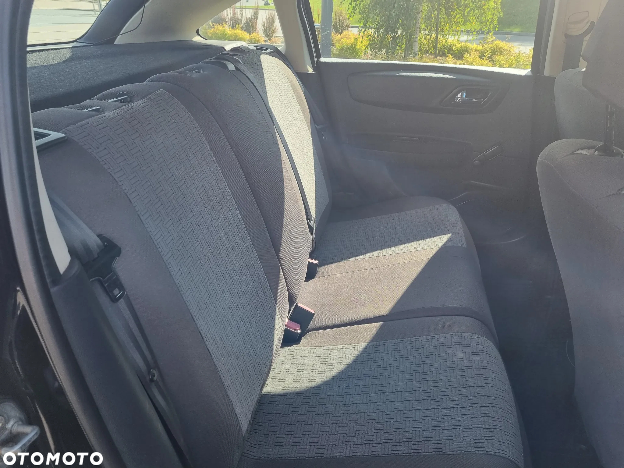 Citroën C4 1.6 HDi SX - 10
