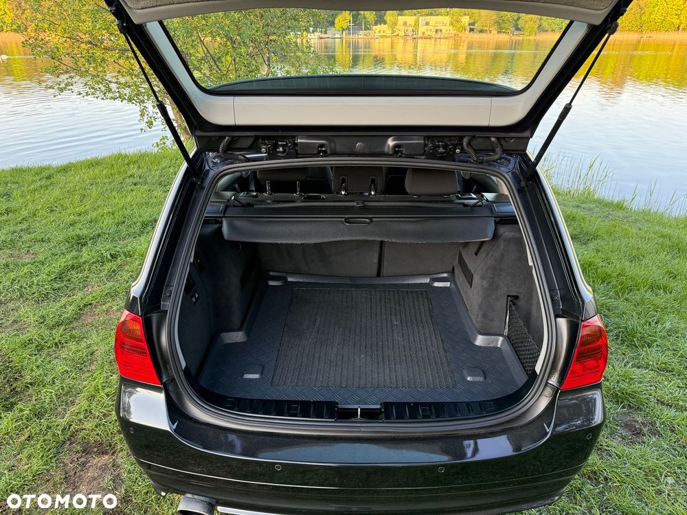 BMW Seria 3 318d DPF - 31