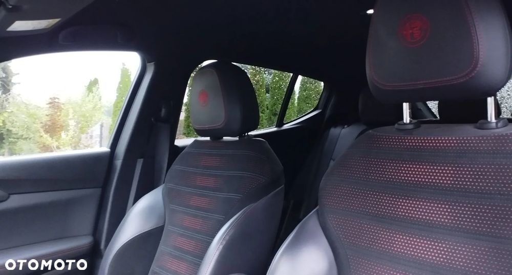 Alfa Romeo Tonale 1.5 T4 GSE mHEV Veloce DCT - 13
