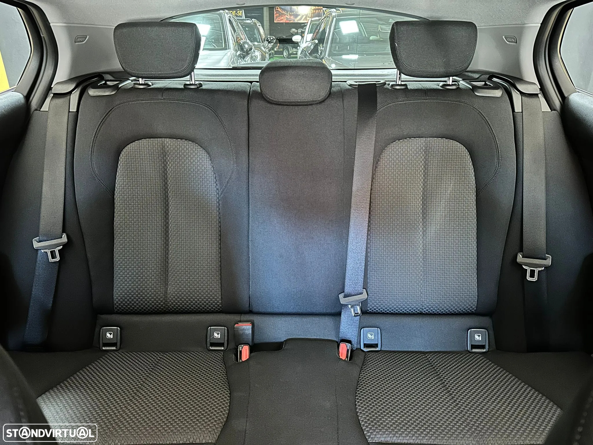 BMW 116 d Advantage Auto - 29