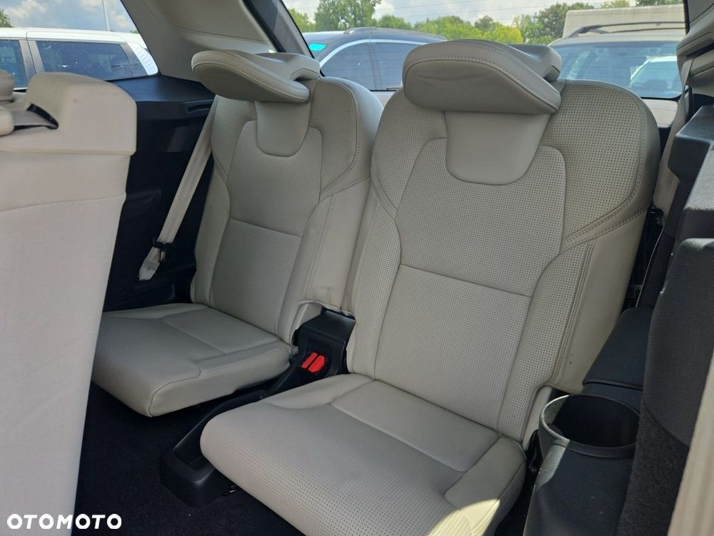 Volvo XC 90 - 19